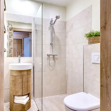 Zamek Ksieza Gora Apart Otel