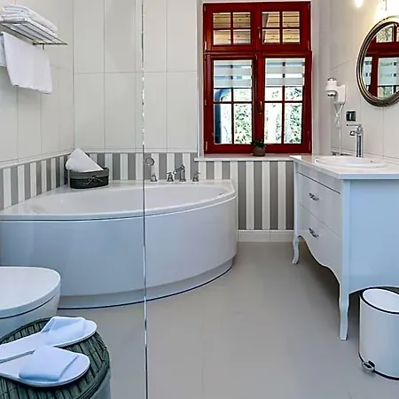 Zamek Ksieza Gora Apart Otel Karpacz
