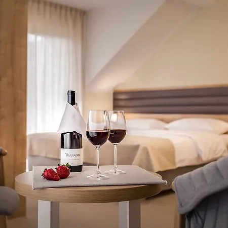 Zamek Księża Góra Hotel apartamentowy 4*